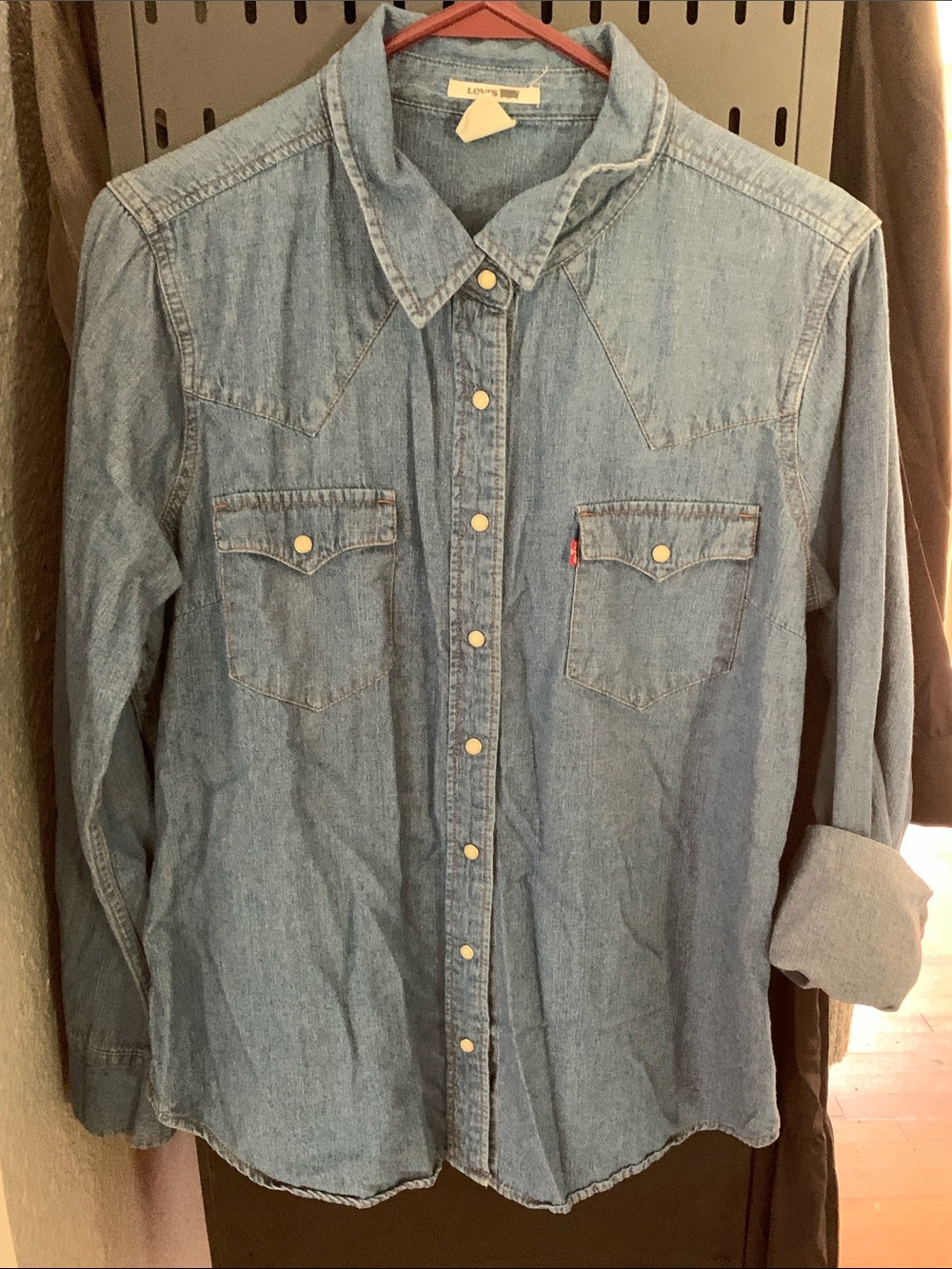 Vintage Levi's Light Blue Denim Button-Down pearl snap CL Western Shirt - Picture 3 of 4
